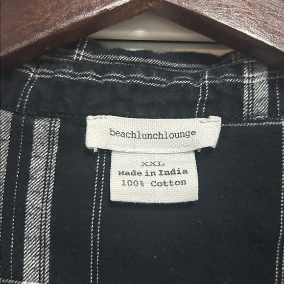 Beachlunchlounge Black and White Plaid Flannel Womens shirt - Picture 4 of 4